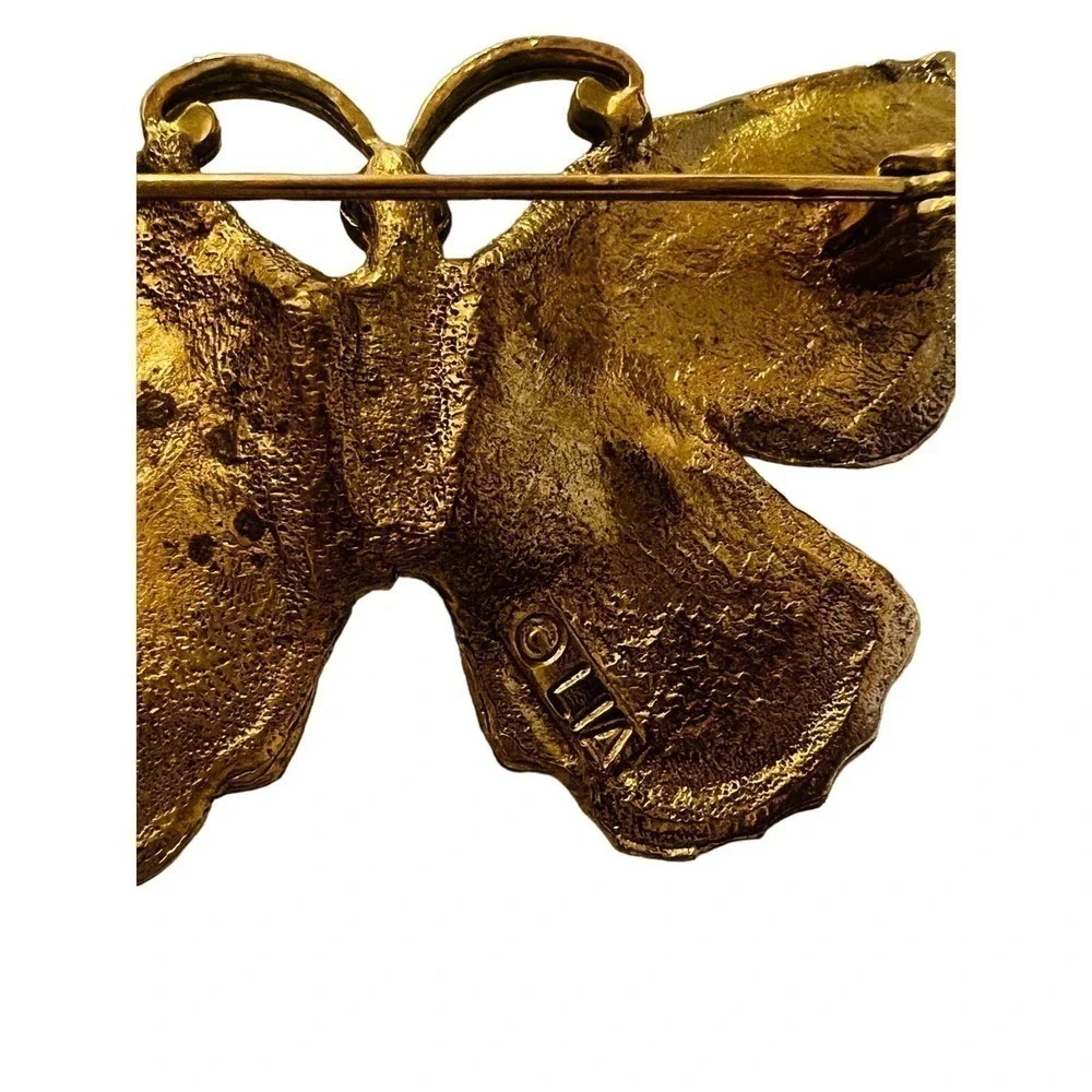 Vintage signed LIA Purple and Green Enamel Butterfly Gold Tone Pin Brooch - Picture 2 of 3